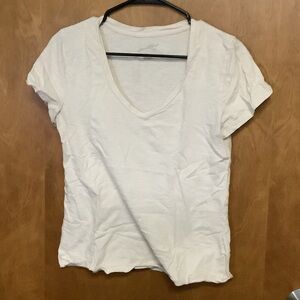 Universal Thread White V-Neck Short Sleeve Tee
